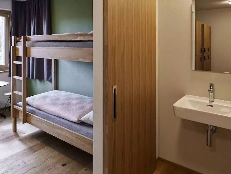 اتاق استاندارد چهارنفره با سرویس بهداشتی مشترک, Schaanvaduz Youth Hostel