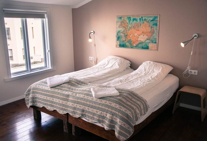 اتاق استاندارد با سرویس بهداشتی مشترک, Akureyri Backpackers
