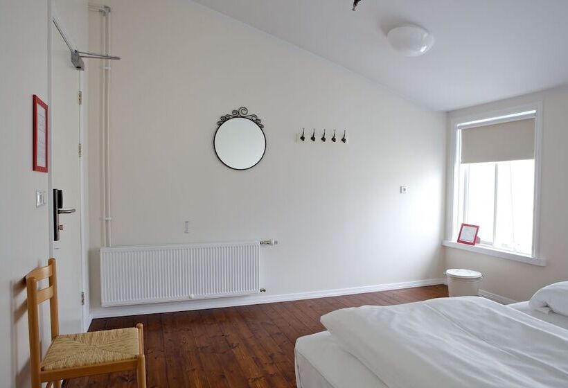 اتاق استاندارد با سرویس بهداشتی مشترک, Akureyri Backpackers
