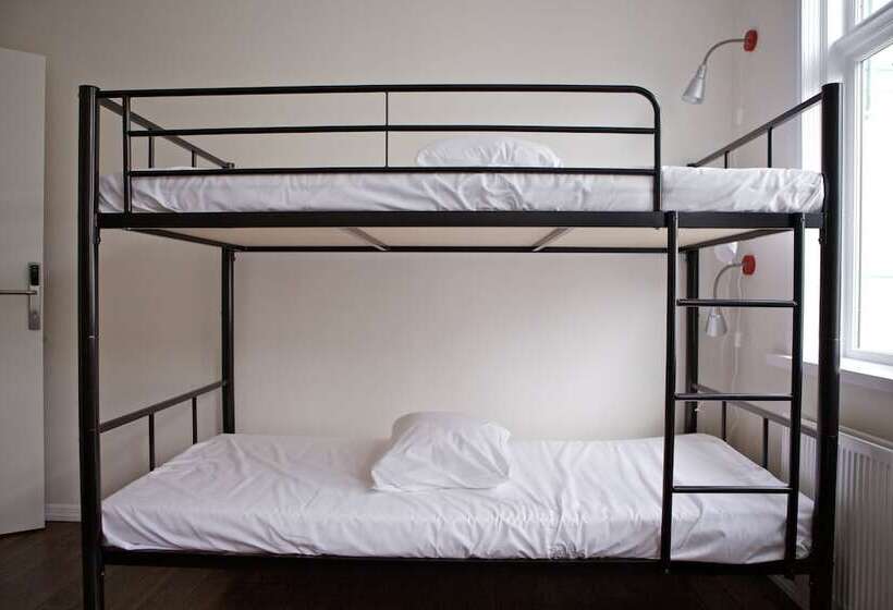 اتاق خانوادگی, Akureyri Backpackers