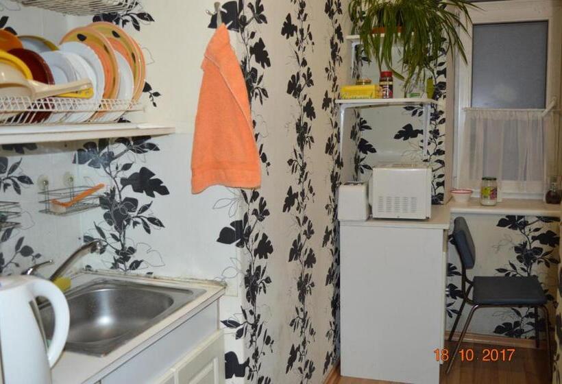 اتاق استاندارد چهارنفره با سرویس بهداشتی مشترک, Central Park Rooms