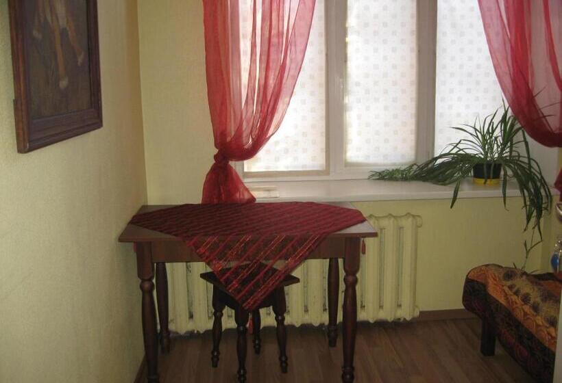 اتاق استاندارد یک تخته با سرویس بهداشتی مشترک, Central Park Rooms