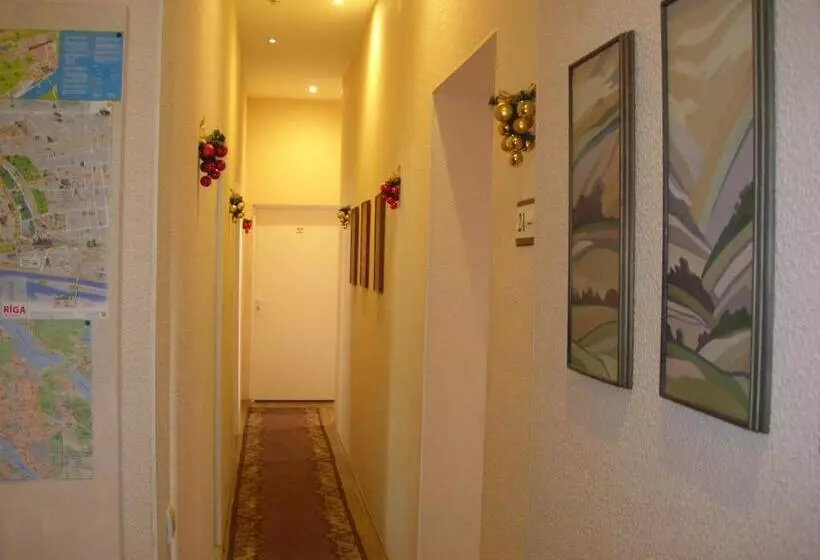 اتاق استاندارد یک تخته با سرویس بهداشتی مشترک, Central Park Rooms