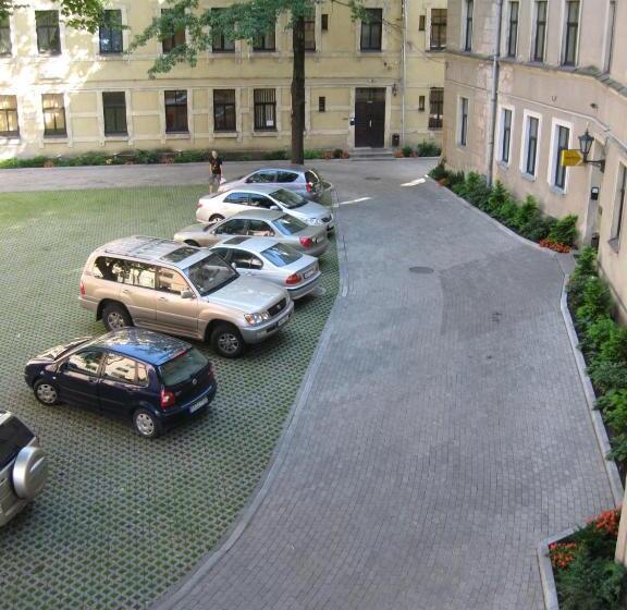 اتاق استاندارد یک تخته با سرویس بهداشتی مشترک, Central Park Rooms