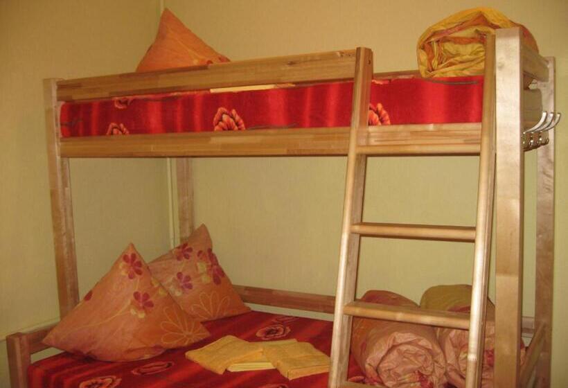 اتاق استاندارد با سرویس بهداشتی مشترک, Central Park Rooms