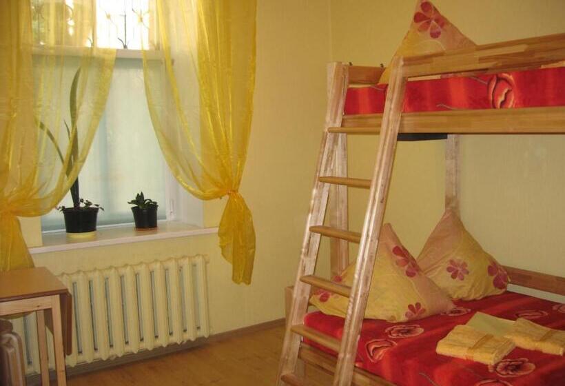 اتاق استاندارد با سرویس بهداشتی مشترک, Central Park Rooms