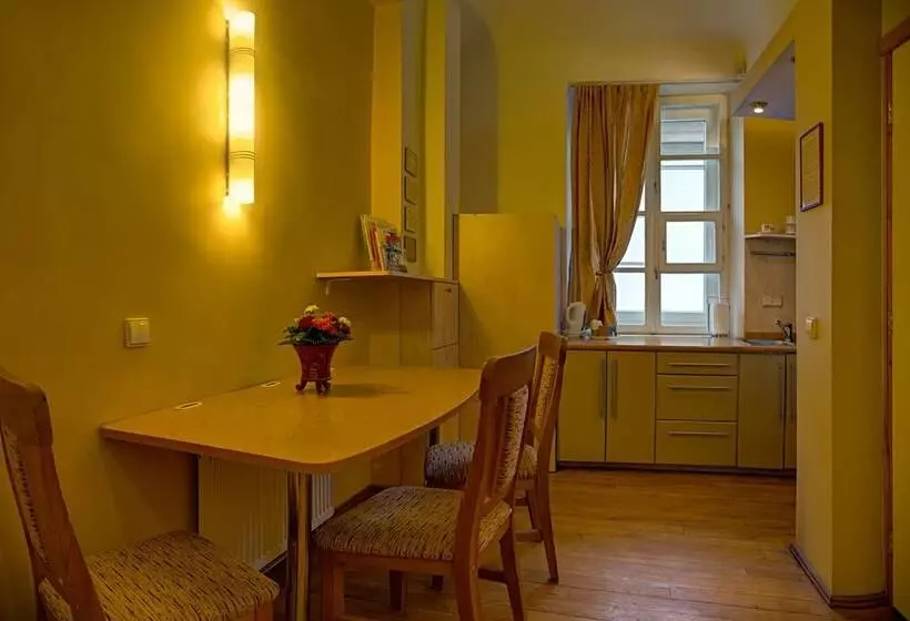 اتاق استاندارد با سرویس بهداشتی مشترک, Bernardinu B&b House