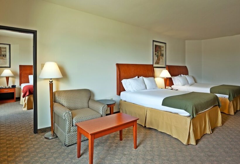 جناح, Holiday Inn Express Hotel And Suites Fairfield North, An Ihg