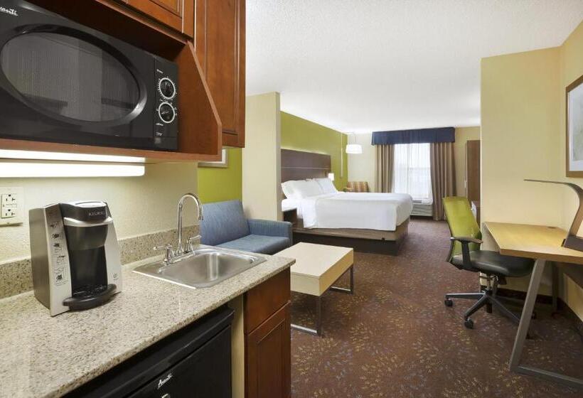 Люкс Кровать Кинг, Holiday Inn Express Hotel & Suites Circleville, An Ihg
