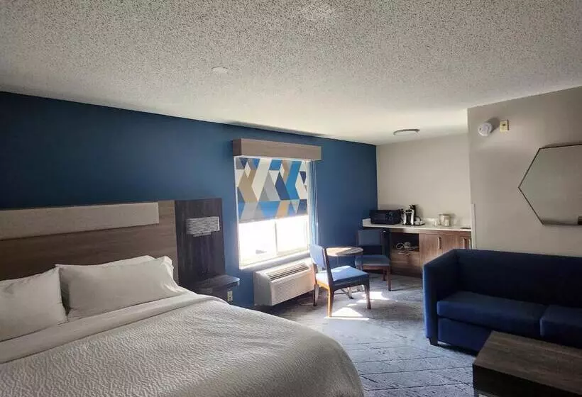 キングサイズベッドのスイートルーム, Holiday Inn Express & Suites Alliance, An Ihg