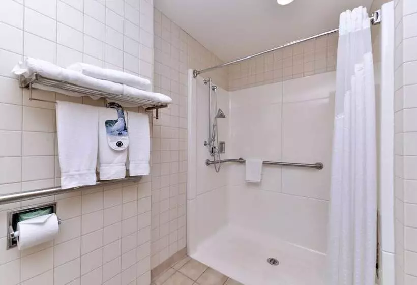 身障者適用スイートルーム, Holiday Inn Express Breezewood, An Ihg