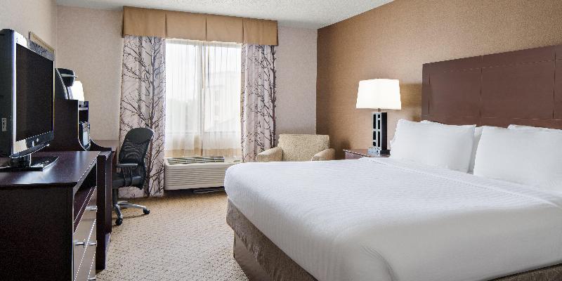 适合残疾人士使用的带超级大床的标准间, Holiday Inn Express Grove City   Premium Outlet Mall, An Ihg
