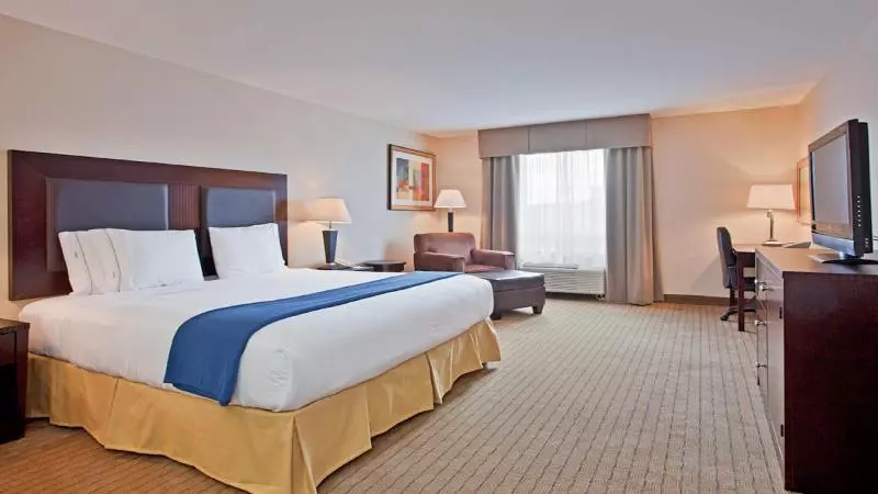 身障者適用キングサイズベッドルーム, Holiday Inn Express & Suites Poteau, An Ihg