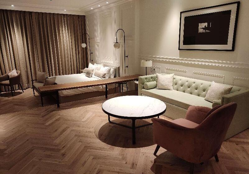 اتاق لوکس, Radisson Hotel Shimla