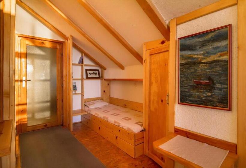 اتاق استاندارد سه نفره, Robinson Sunset Guest House