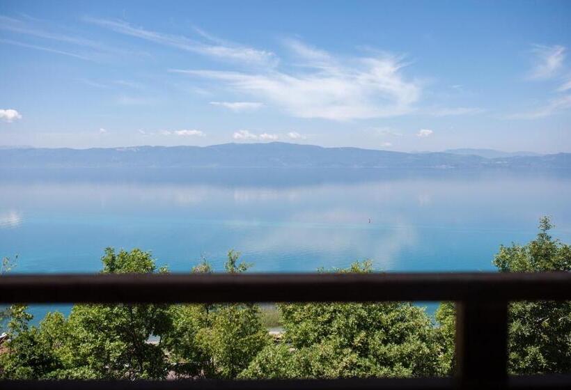 اتاق استاندارد سه نفره, Robinson Sunset Guest House