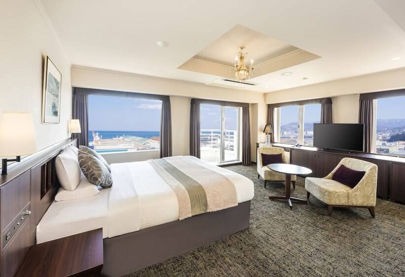 חדר דלוקס, Sonia Otaru