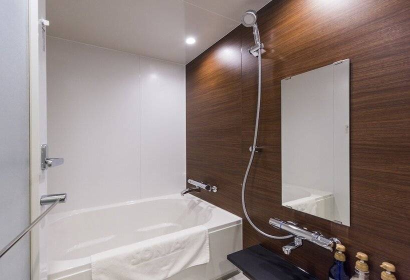 חדר דלוקס, Sonia Otaru