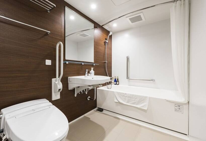 חדר דלוקס, Sonia Otaru