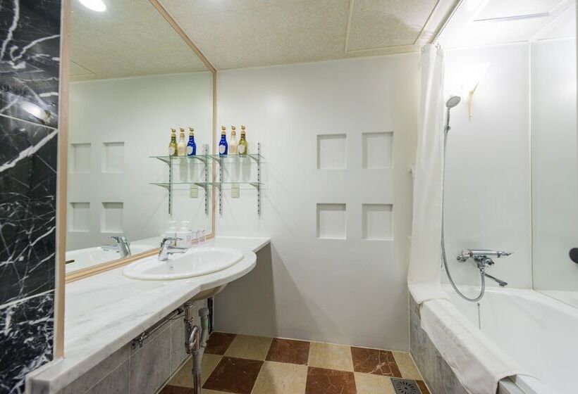 חדר סטנדרט, Sonia Otaru