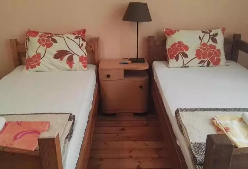 Ekonomi kvadrupel rum med delat badrum, Hello Sofia Guesthouse