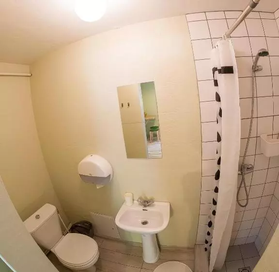 اتاق استاندارد با سرویس بهداشتی مشترک, Downtown Forest Hostel & Camping
