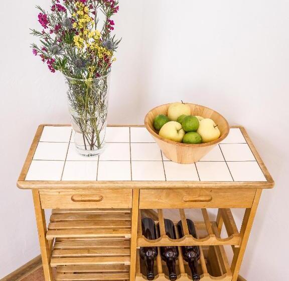 اتاق استاندارد با سرویس بهداشتی مشترک, Downtown Forest Hostel & Camping