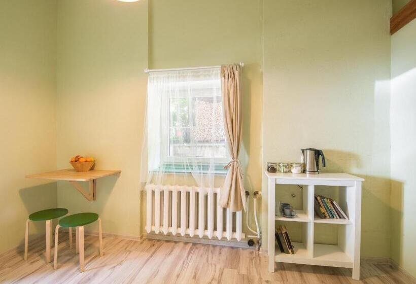 اتاق استاندارد, Downtown Forest Hostel & Camping