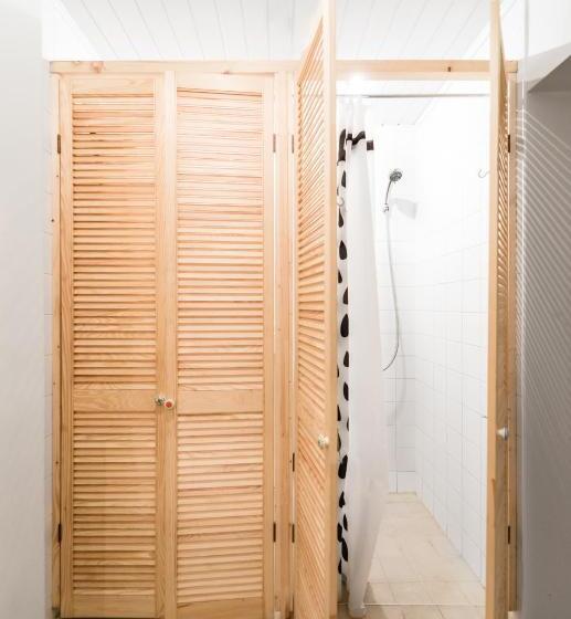 اتاق خانوادگی با سرویس بهداشتی مشترک, Downtown Forest Hostel & Camping