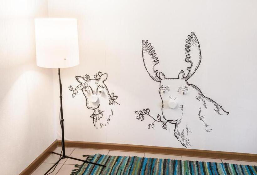 اتاق خانوادگی, Downtown Forest Hostel & Camping