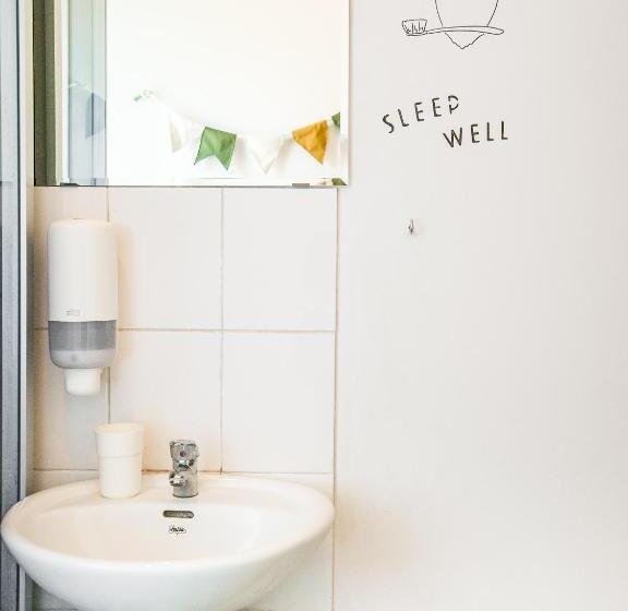 اتاق استاندارد یک نفره, Downtown Forest Hostel & Camping