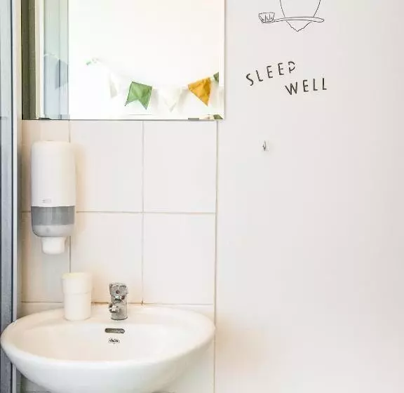 اتاق استاندارد یک نفره, Downtown Forest Hostel & Camping