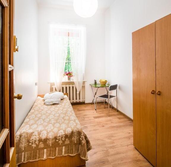 اتاق استاندارد یک نفره, Downtown Forest Hostel & Camping