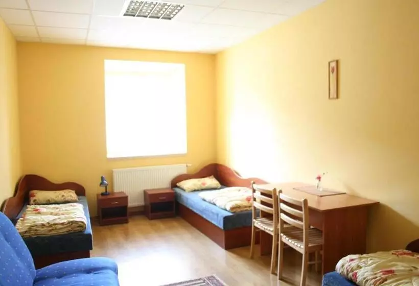 اتاق استاندارد چهارنفره با سرویس بهداشتی مشترک, Fortuna Hostel