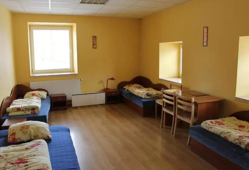 اتاق استاندارد چهارنفره با سرویس بهداشتی مشترک, Fortuna Hostel