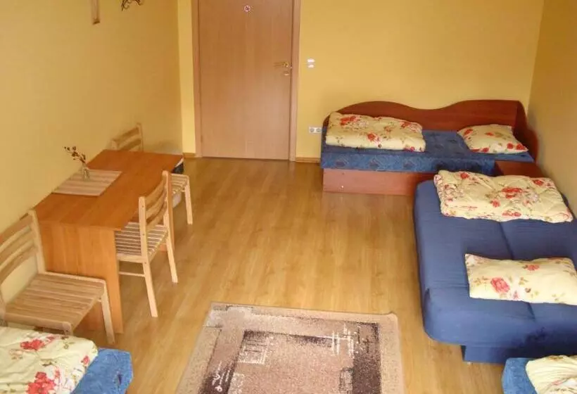اتاق استاندارد چهار تخته, Fortuna Hostel
