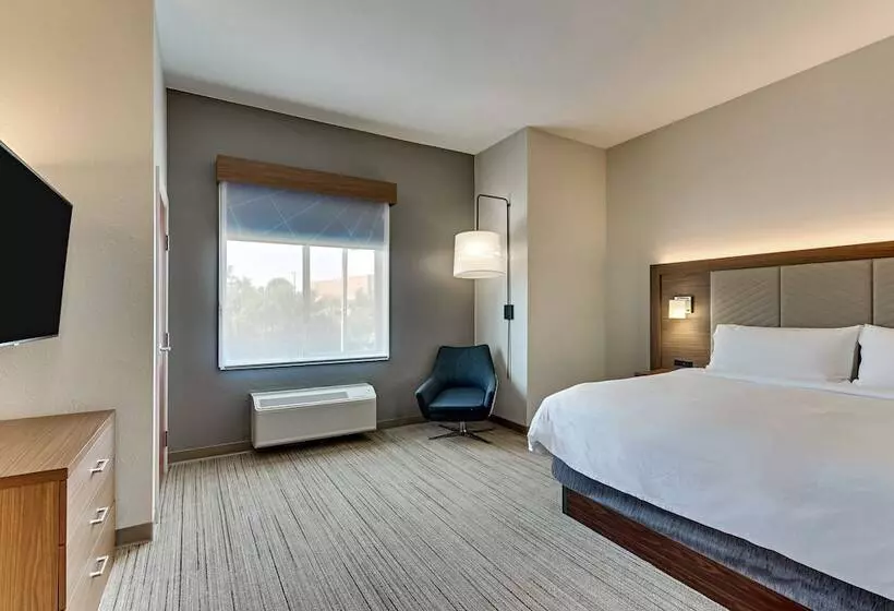 身障者適用スイートルーム, Holiday Inn Express Hotel And Suites Weatherford, An Ihg