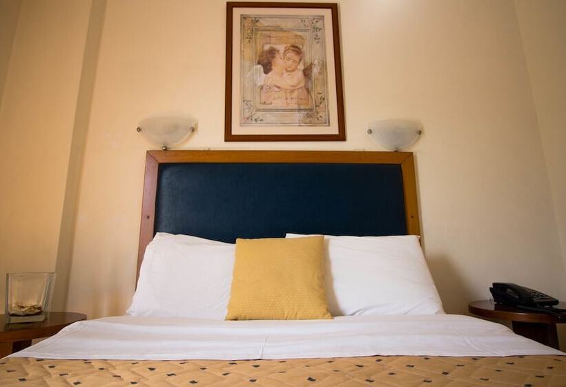 スタンダードルーム, Adams