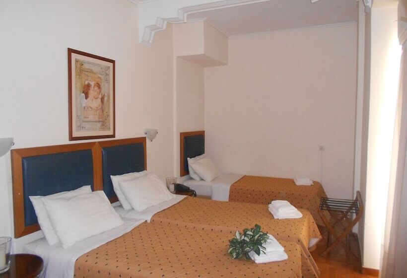 スタンダードトリプルルーム, Adams