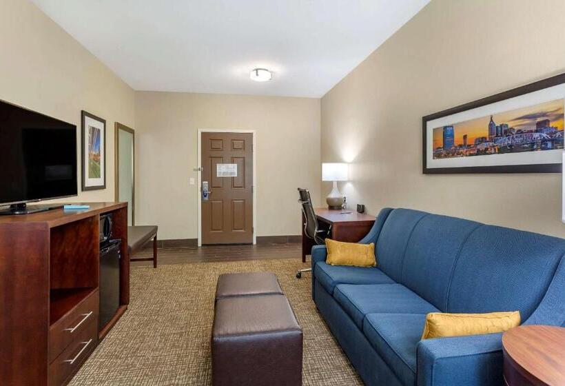 جناح سوبيريور, Comfort Suites