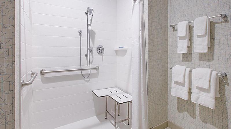 キングサイズベッドのスタンダードルーム, Holiday Inn Express Hotel & Suites Mount Pleasant, An Ihg