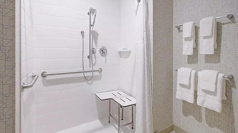 Standard-huone King-vuode, Holiday Inn Express Hotel & Suites Mount Pleasant, An Ihg