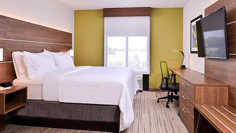 스탠다드 룸 킹사이즈 침대, Holiday Inn Express Hotel & Suites Mount Pleasant, An Ihg