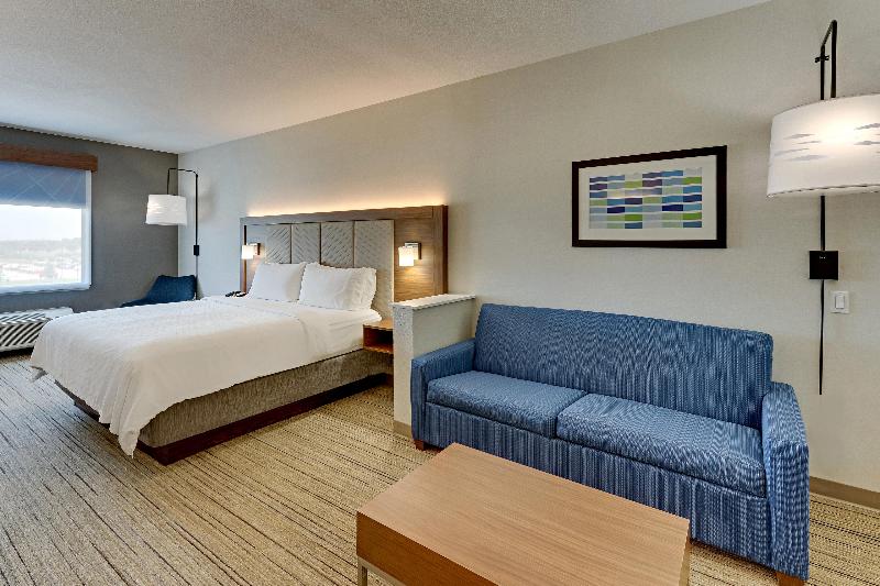 מיטת קינג בסוויטה, Holiday Inn Express Hotel And Suites Weatherford, An Ihg
