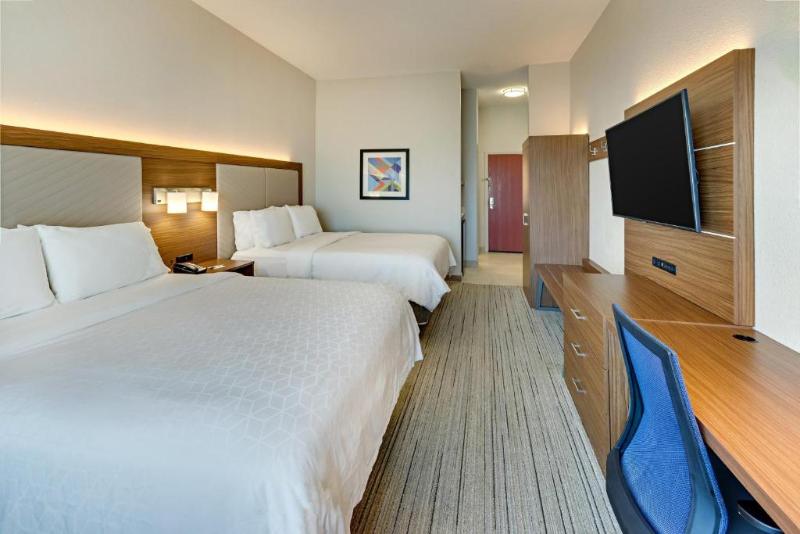 Номер Стандарт Адаптированный для Инвалидов, Holiday Inn Express Hotel And Suites Weatherford, An Ihg