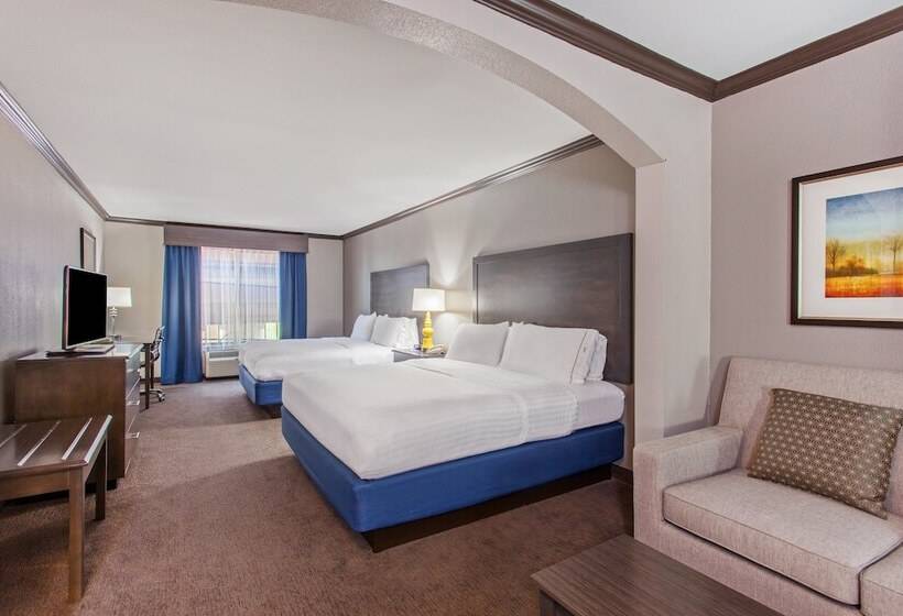 스위트, Holiday Inn Express & Suites Wharton, An Ihg