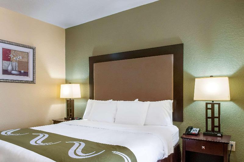 جناح سرير كينج, Quality Inn & Suites Slidell