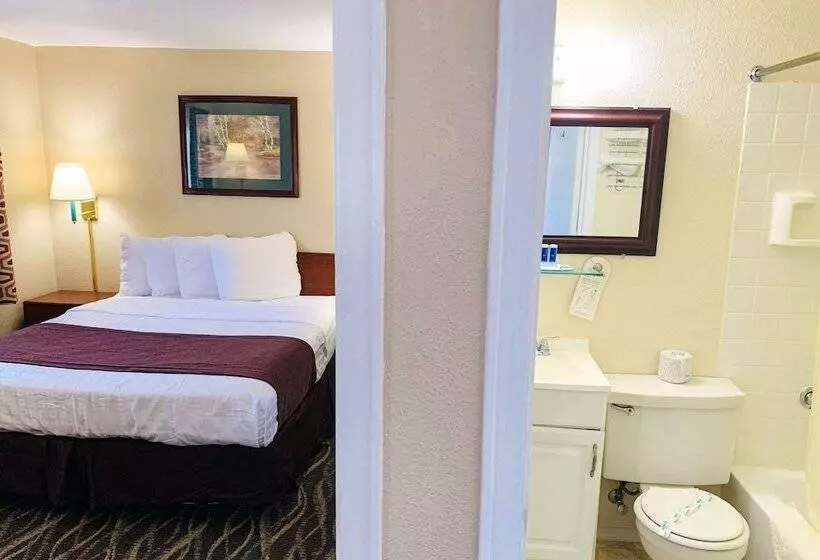 ２ダブルベッドのスタンダードルーム, Rodeway Inn & Suites Sheridan