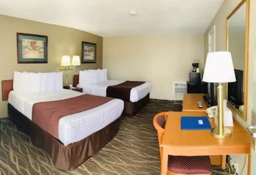 ２ダブルベッドのスタンダードルーム, Rodeway Inn & Suites Sheridan