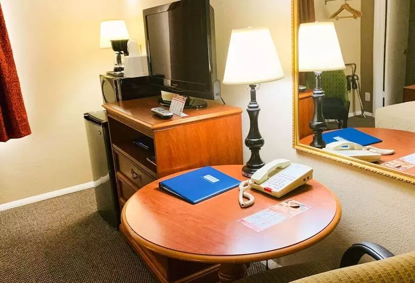２ダブルベッドのスタンダードルーム, Rodeway Inn & Suites Sheridan